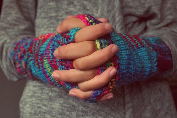 folded-hands-987629_640.jpg